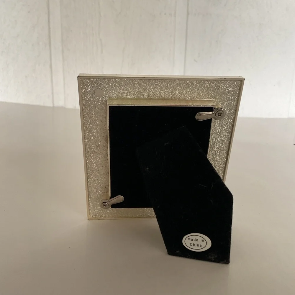 Wallet size picture frame. NWT